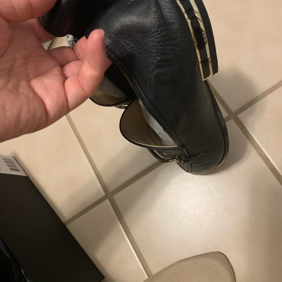 Shoes - Picture 4 of 4